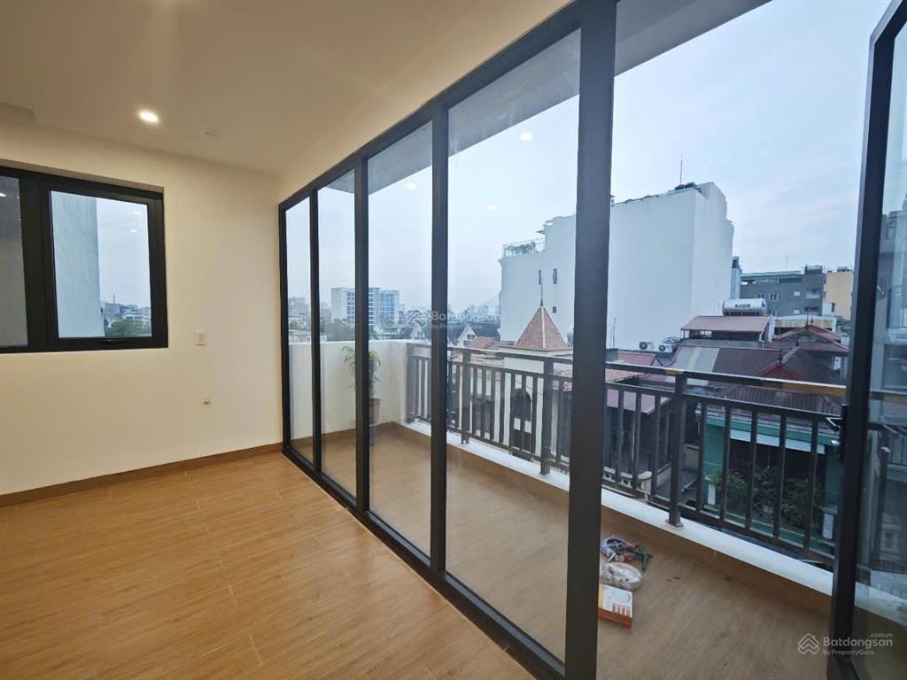 Cho thuê văn phòng tại mỹ đình đường nguyễn hoàng sàn 30m² nhà mới full kính giá chỉ 7tr/th có tl