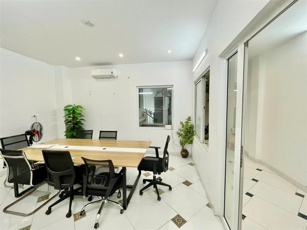 Cho thuê văn phòng hoàng mai tại trần điền  định công sàn 55m2 chia sẵn 2 phòng giá 8.5tr/th có tl