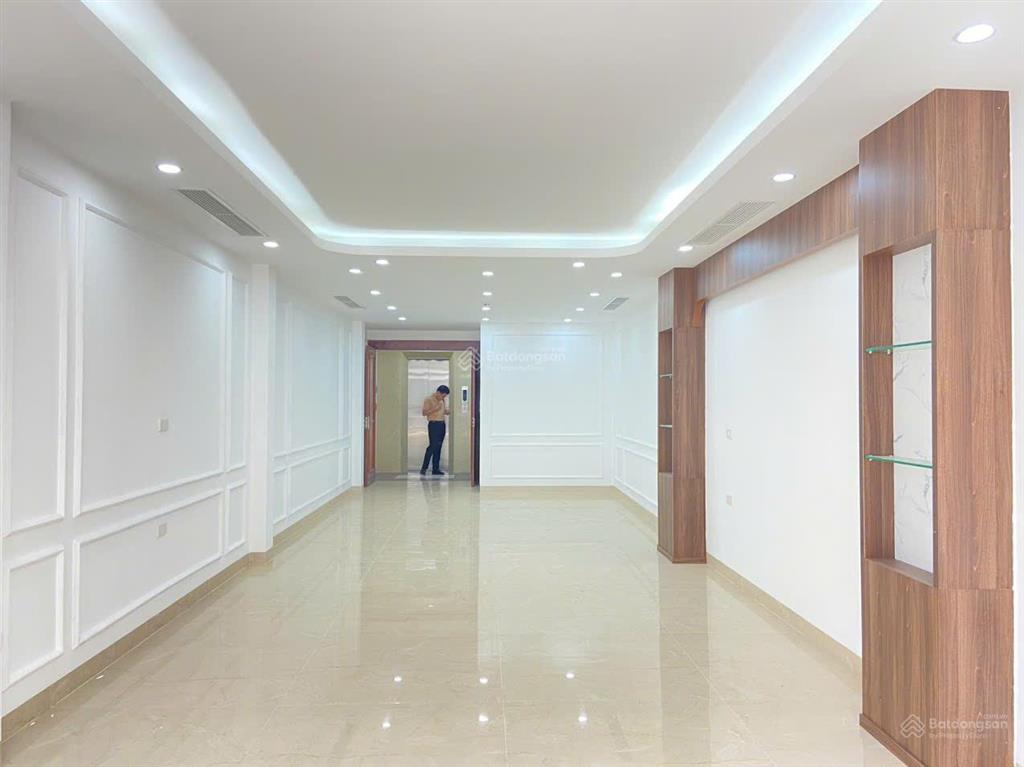 Cho thuê văn phòng tại cát linh, đống đa sàn 70m2 nhà mới 100% full kính giá 15tr có thương lượng