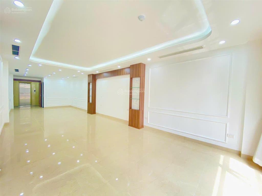 Cho thuê văn phòng tại cát linh, đống đa sàn 70m2 nhà mới 100% full kính giá 15tr có thương lượng