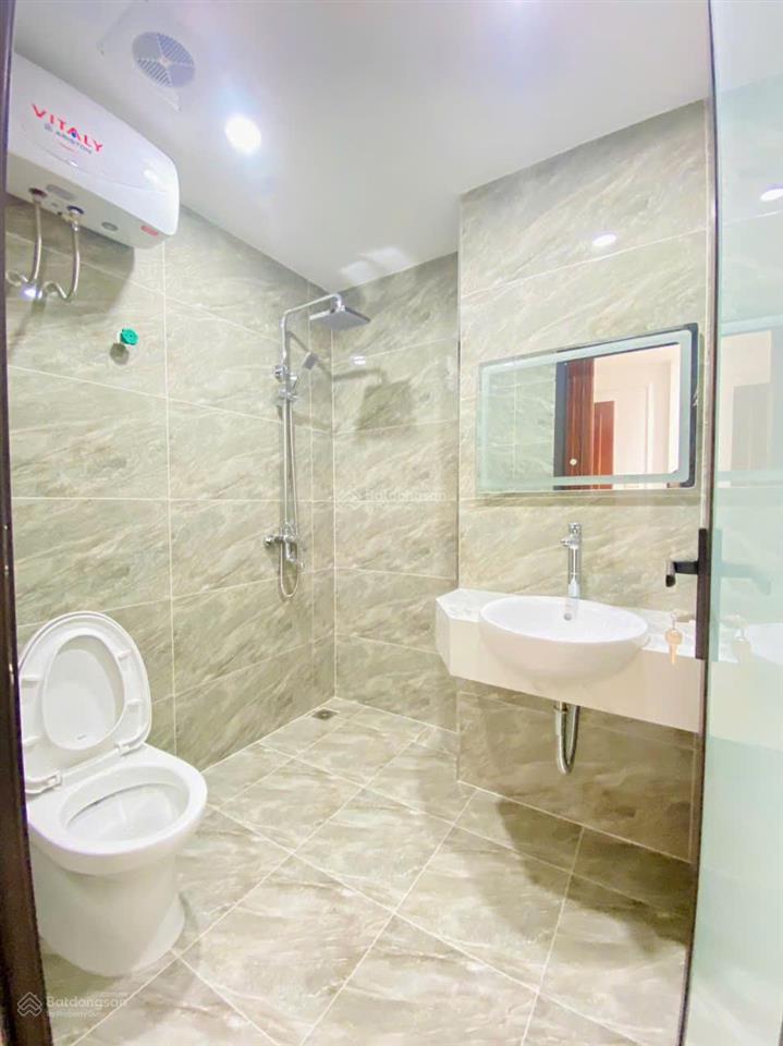 Cho thuê văn phòng tại cát linh, đống đa sàn 70m2 nhà mới 100% full kính giá 15tr có thương lượng