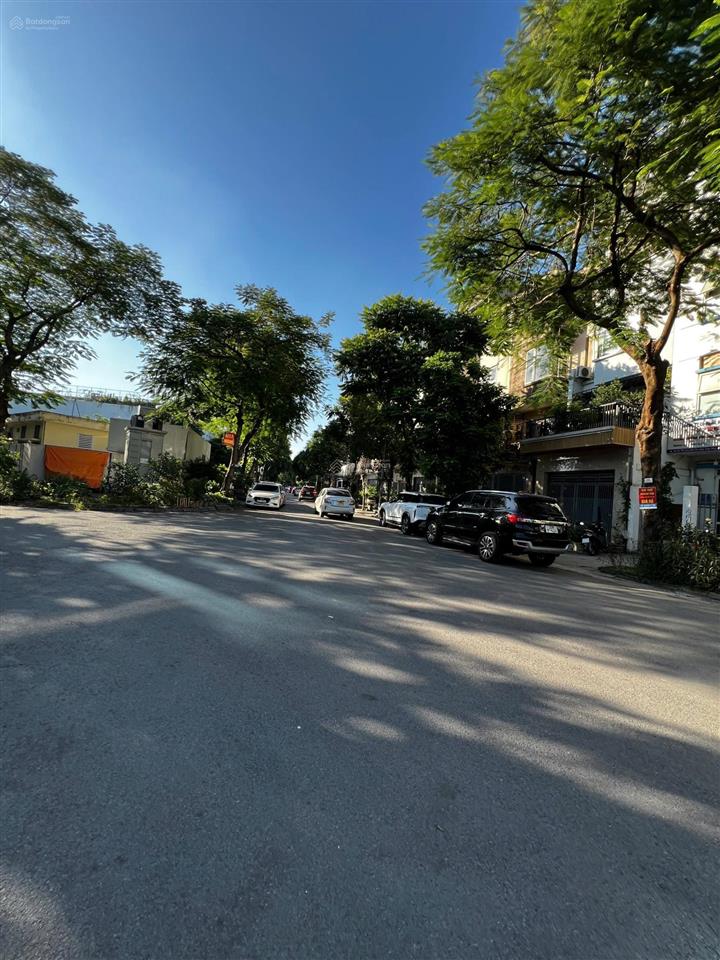 Lô góc duy nhất 180m văn phú hà đông,mặt tiền 30m, kinh doanh đỉnh, giá nhỉnh 50 tỷ!