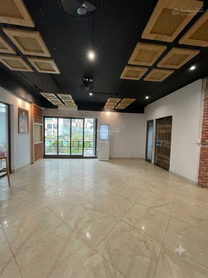 Nhà mặt phố trung hòa cầu giấy 155m, mặt tiền 9m, 5 tầng, vỉa hè rộng, kinh doanh cực đỉnh