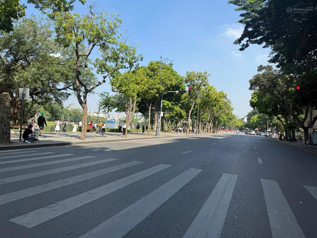 Bán khách sạn 3*, lõi phố cổ hoàn kiếm, dòng tiền 30 tỷ/năm, pháp lý đầy đủ