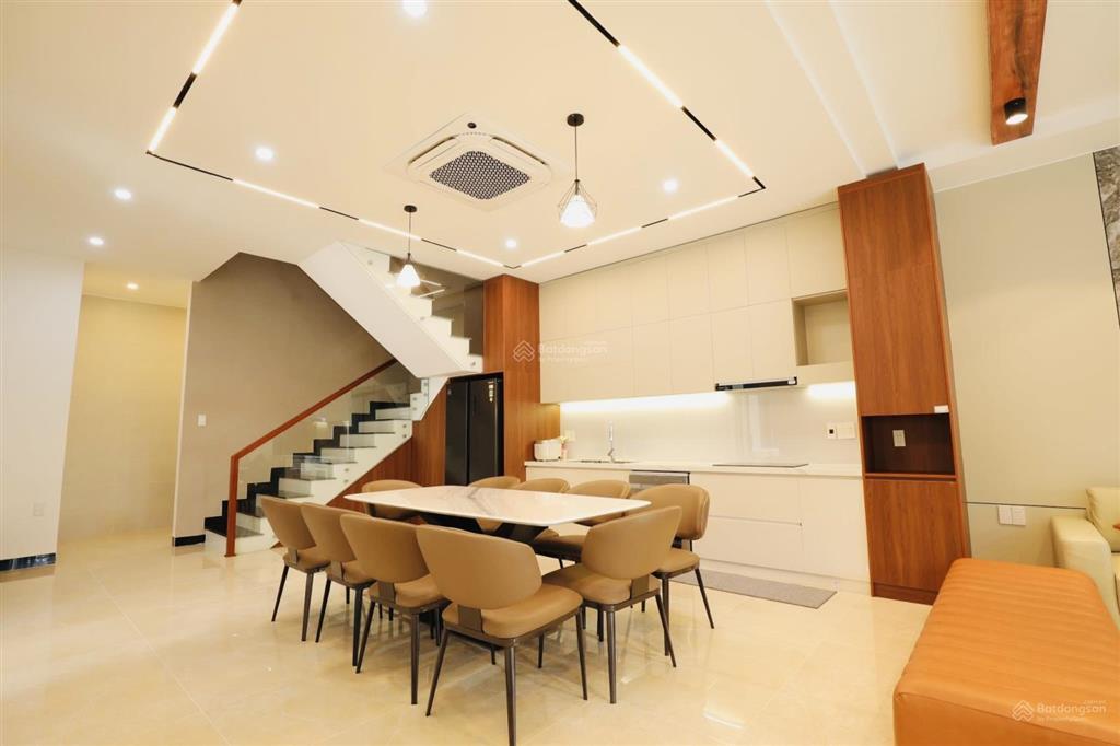 Bán villa có hồ bơi góc 2 mặt tiền nguyễn đình chiểu  đa mặn 6, 198m2, ngang 10m, 4pn 5wc