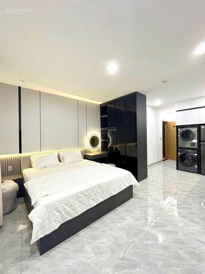 Bán toà apartment mt chính hữu 8 tầng 9 căn hộ 2pn full nội thất, trục 10m5 rộng rãi cách biển 5p
