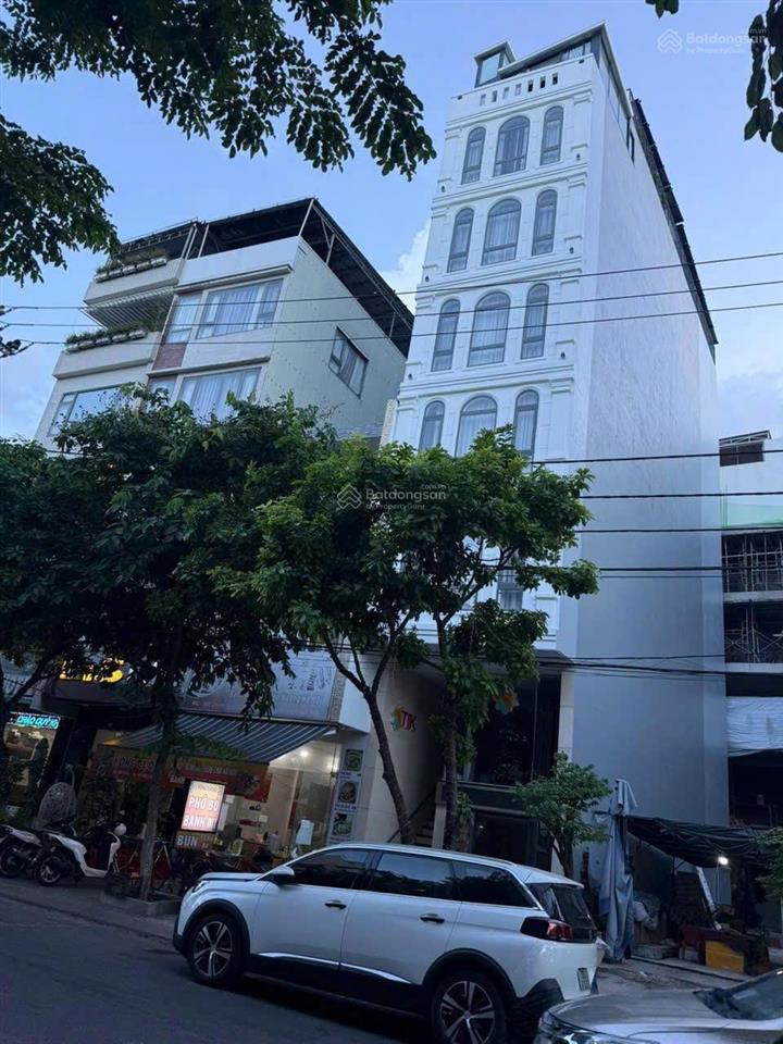 Bán toà apartment mt chính hữu 8 tầng 9 căn hộ 2pn full nội thất, trục 10m5 rộng rãi cách biển 5p