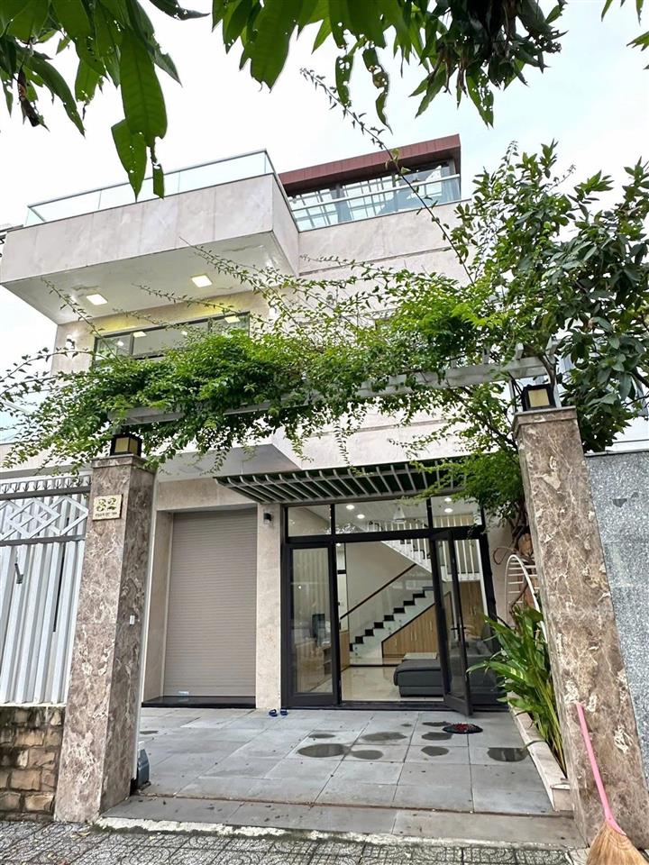 Bán biệt thự xuân quỳnh  nam việt á, 200m2 đông nam trục lớn 16m gần sông hàn, nội thất cơ bản