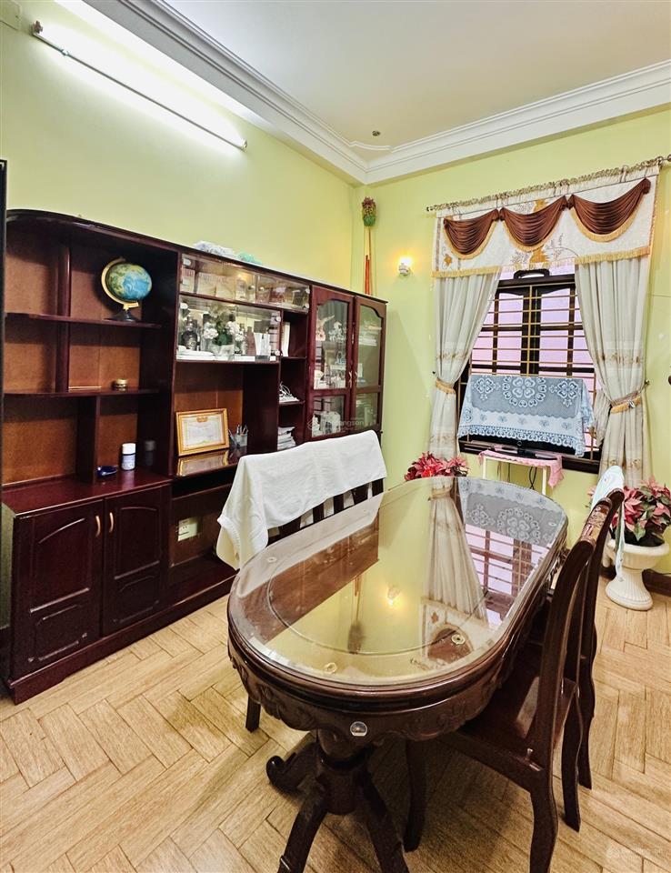 Bán villa 3 tầng lê đình lý, 190m2 ngang 9,5m đông bắc 4pn 4wc nội thất gỗ cao cấp