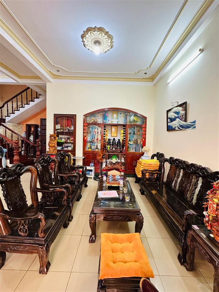 Bán villa 3 tầng lê đình lý, 190m2 ngang 9,5m đông bắc 4pn 4wc nội thất gỗ cao cấp