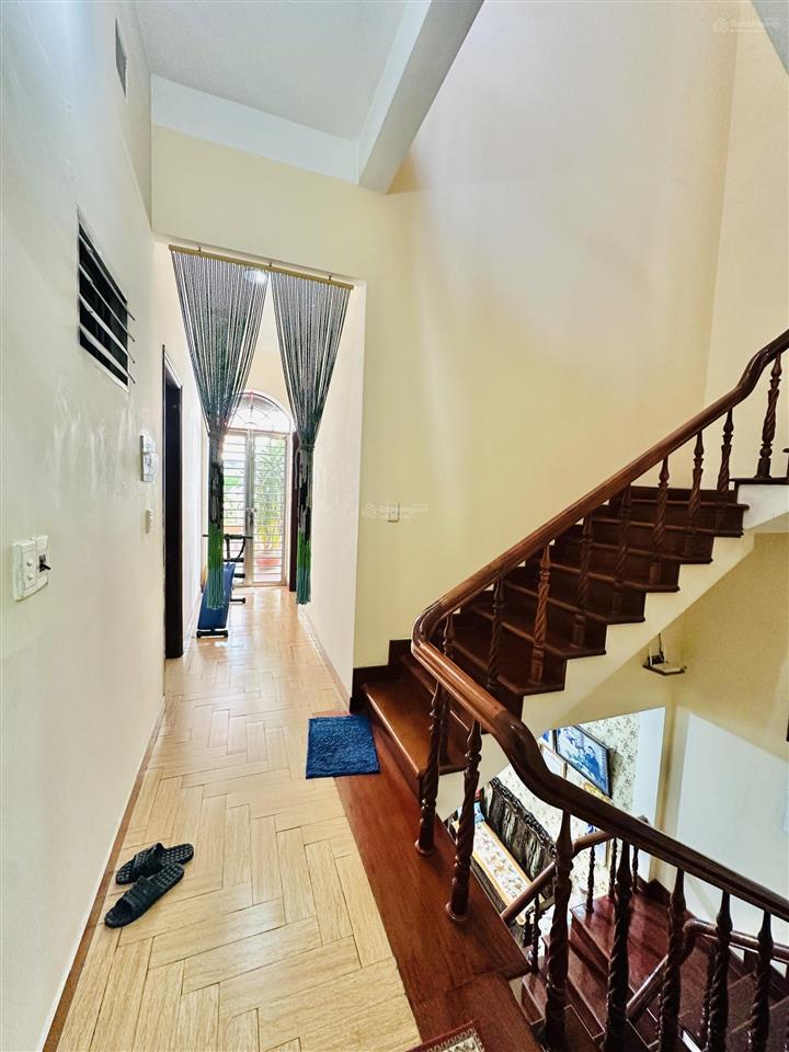 Bán villa 3 tầng lê đình lý, 190m2 ngang 9,5m đông bắc 4pn 4wc nội thất gỗ cao cấp