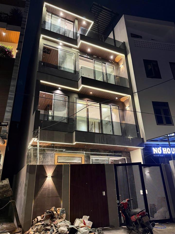 Bán nhà 4 tầng + hồ bơi mỹ khê 7, 70m2 4pn đầy đủ nội thất cách biển mỹ khê chỉ 500m