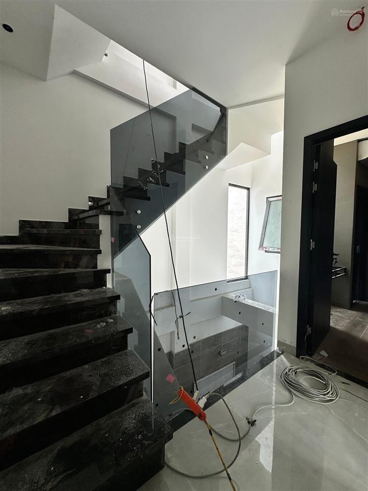 Bán nhà 4 tầng + hồ bơi mỹ khê 7, 70m2 4pn đầy đủ nội thất cách biển mỹ khê chỉ 500m