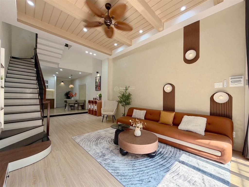 Bán nhà 4 tầng mới 100% phố tài chính nguyễn văn linh, trung tâm đà nẵng