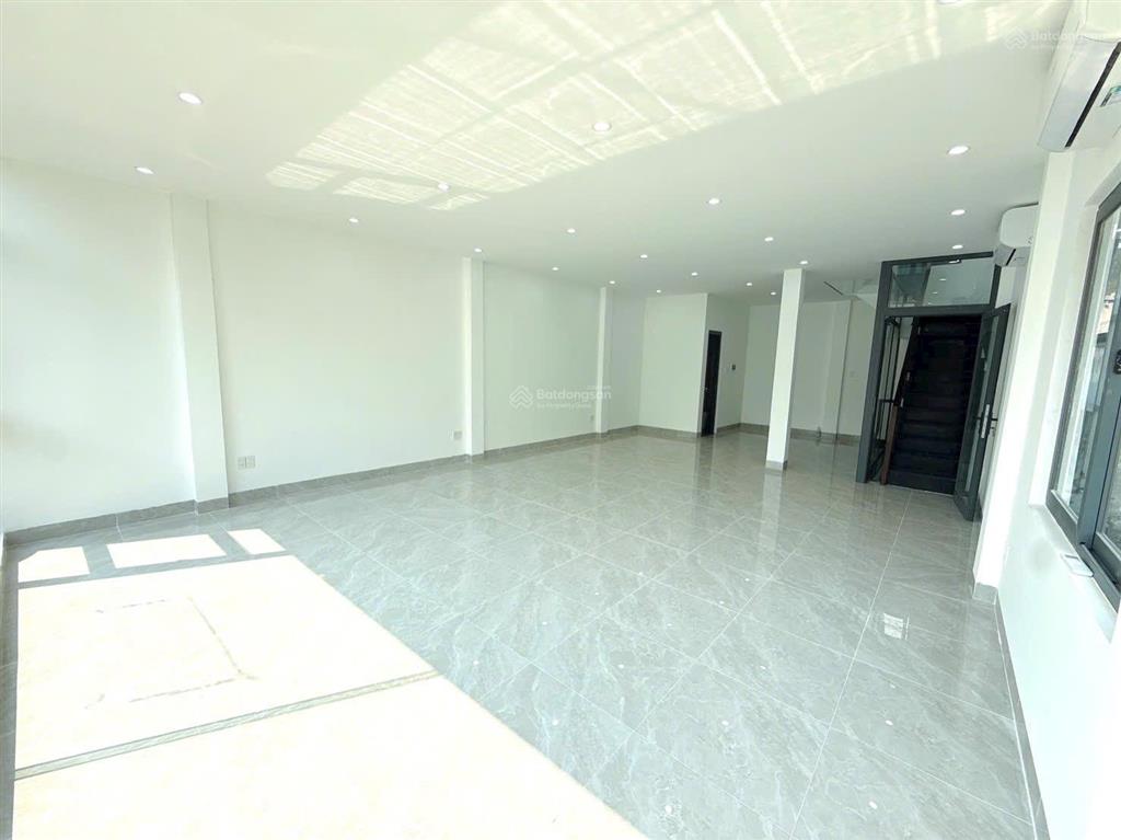 Bán nhà 3.5 tầng nguyễn thị minh khai, trục đường 10m5 ngay công an đà nẵng