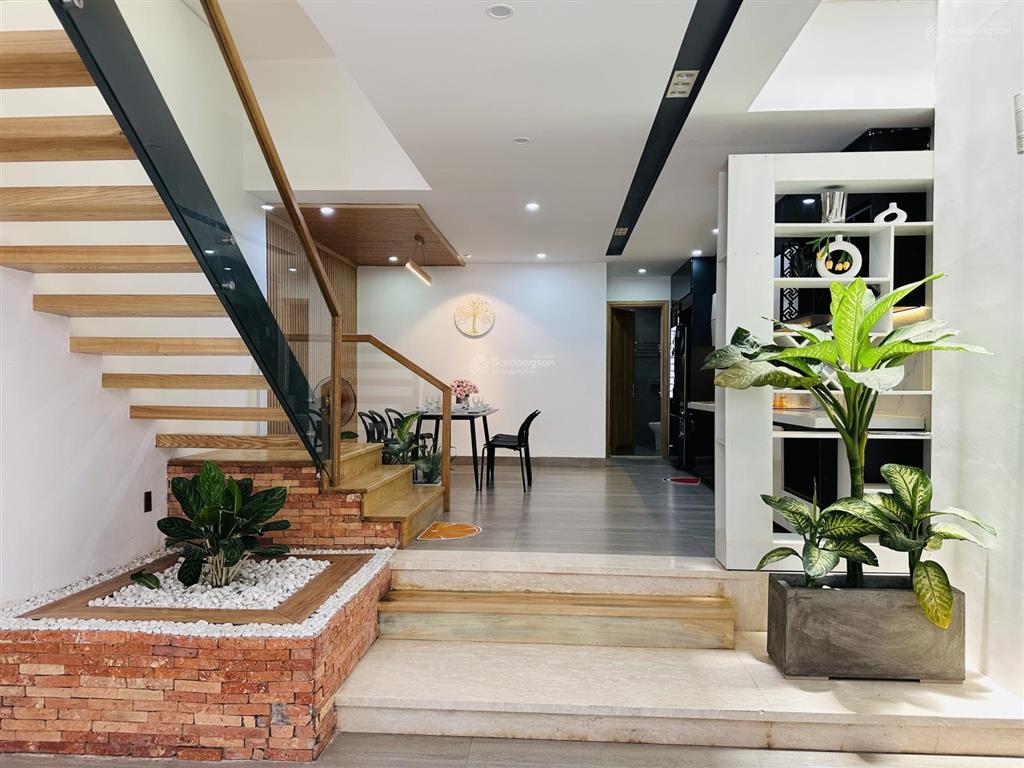 Bán nhà 3 tầng ngô thế vinh , hoà cường, 100m2 ngang 5m với 4pn 4pn nội thất đầy đủ