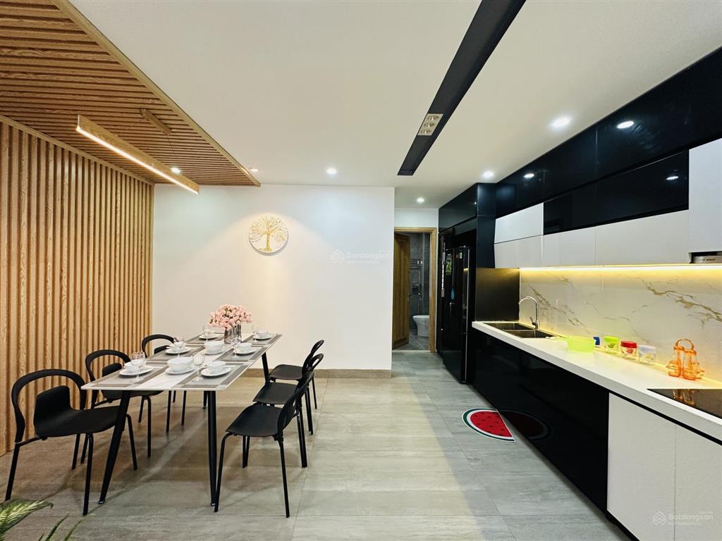Bán nhà 3 tầng ngô thế vinh , hoà cường, 100m2 ngang 5m với 4pn 4pn nội thất đầy đủ