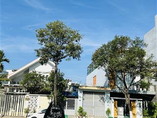 Bán nhà mặt tiền xuân thuỷ đối diện cv thanh niên, 151m2 trục đường lớn 33m rộng rãi