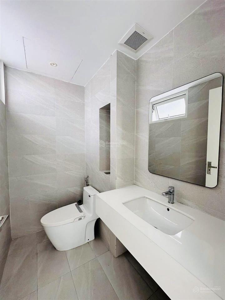 Bán nhà 3 tầng mt thăng long, view sông hàn, 150m2 đông nam với 5pn nội thất cơ bản