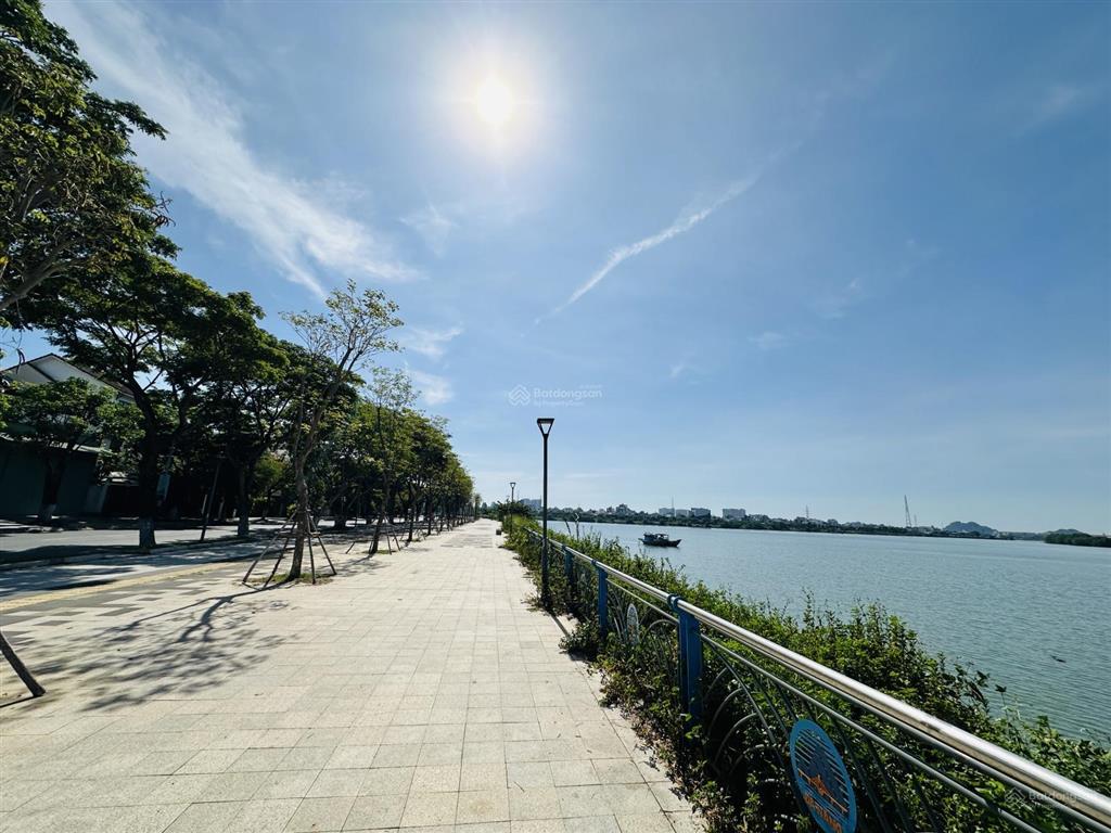 Bán nhà 3 tầng mt thăng long, view sông hàn, 150m2 đông nam với 5pn nội thất cơ bản