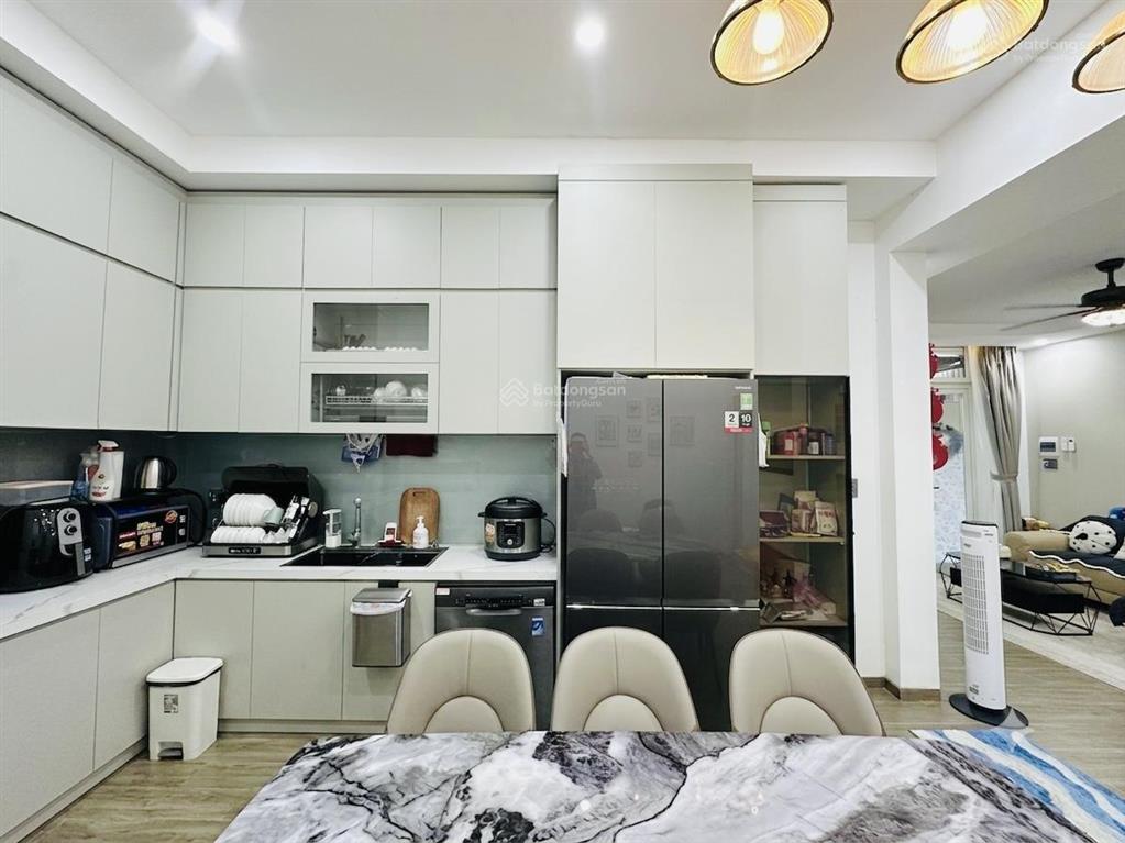Bán nhà 3 tầng kiệt 275 nguyễn chí thanh gần cầu rồng và sông hàn, 61m2 có 2pn 3wc đầy đủ nội thất