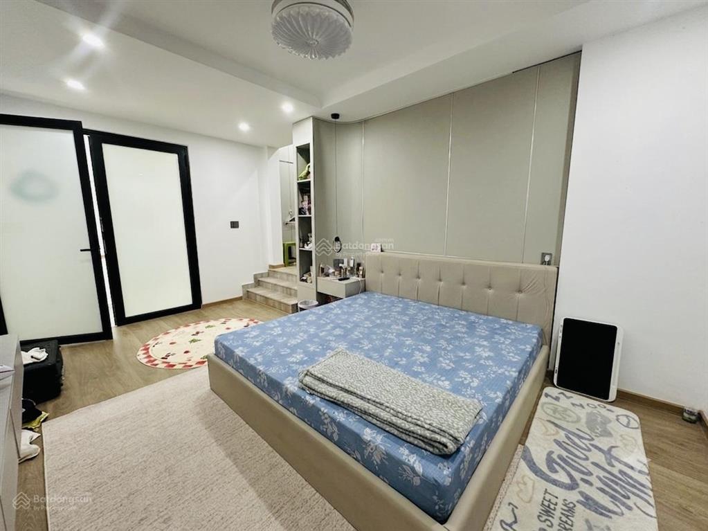 Bán nhà 3 tầng kiệt 275 nguyễn chí thanh gần cầu rồng và sông hàn, 61m2 có 2pn 3wc đầy đủ nội thất