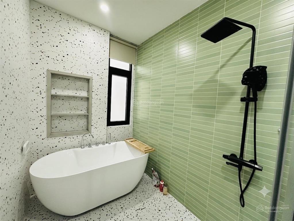 Bán nhà 3 tầng kiệt 275 nguyễn chí thanh gần cầu rồng và sông hàn, 61m2 có 2pn 3wc đầy đủ nội thất
