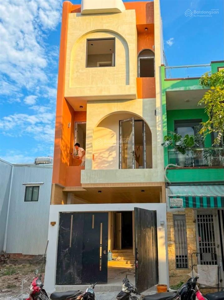 Bán homestay 3 tầng mt phan bôi  sơn trà, cách biển mỹ khê 5 phút, 61m2 với 4pn full nội thất