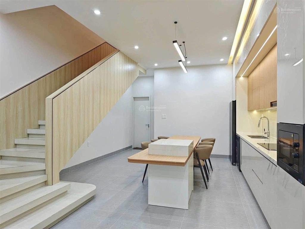 Bán nhà 3 tầng thanh lương 15  hòa xuân đối diện công viên, hướng đông nam có 4pn 4wc