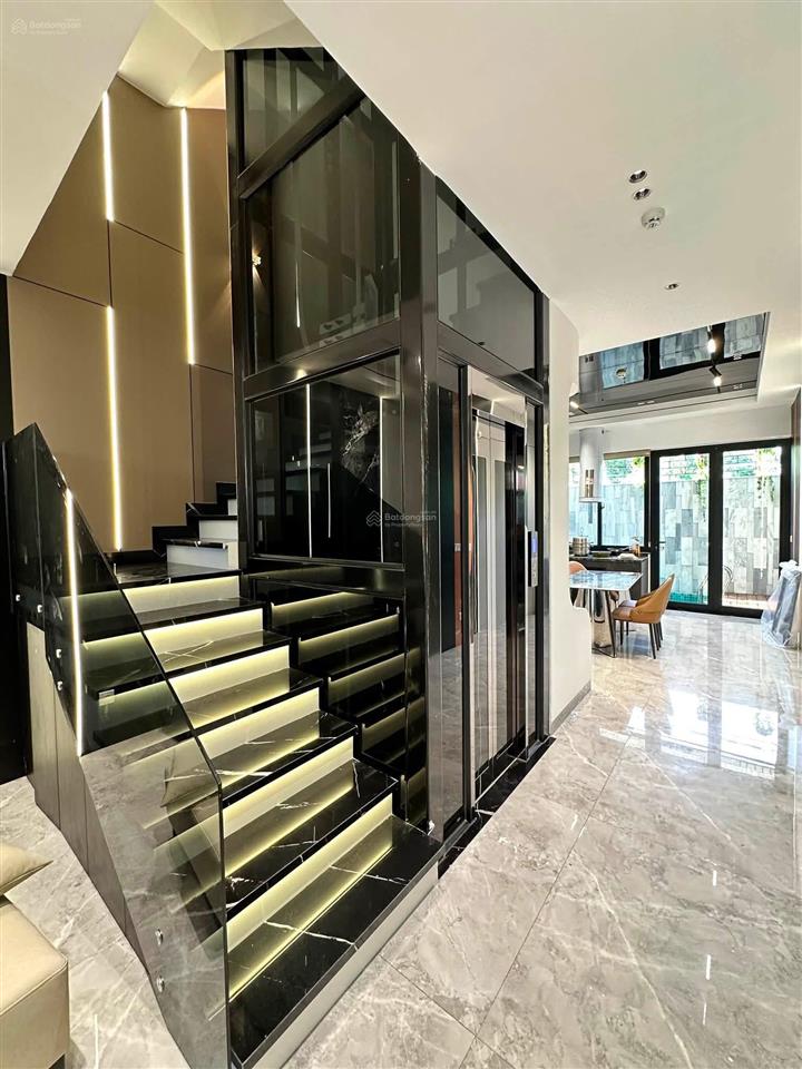Bán nhà 5 tầng + thang máy + hồ bơi mt sơn thuỷ đông 1, 90m2, 6pn + 8wc cách biển sơn thuỷ 500m
