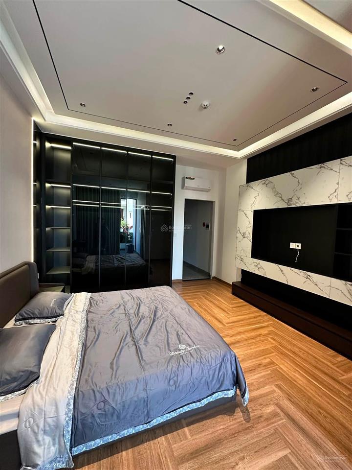 Bán nhà 5 tầng + thang máy + hồ bơi mt sơn thuỷ đông 1, 90m2, 6pn + 8wc cách biển sơn thuỷ 500m