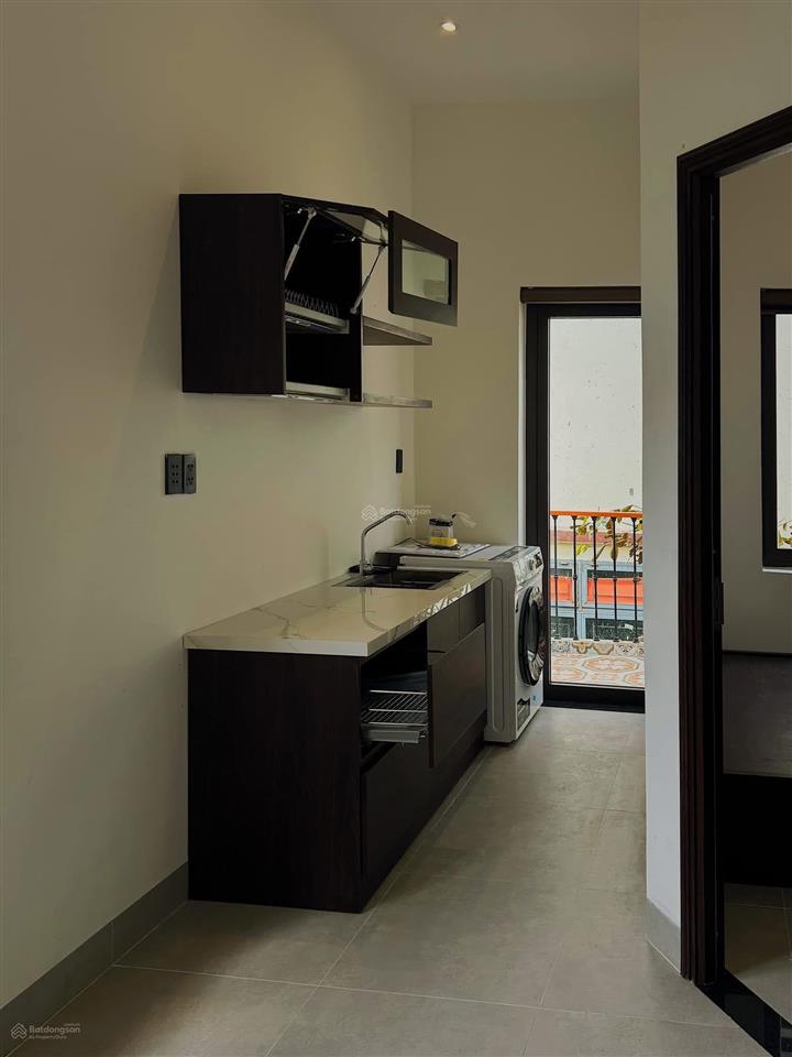 Bán tòa apartment 4 tầng + tum bình hòa 15, 180m2 với 23 phòng doanh thu 120 triệu/tháng