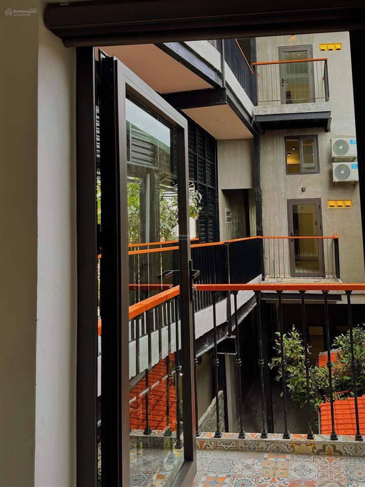 Bán tòa apartment 4 tầng + tum bình hòa 15, 180m2 với 23 phòng doanh thu 120 triệu/tháng
