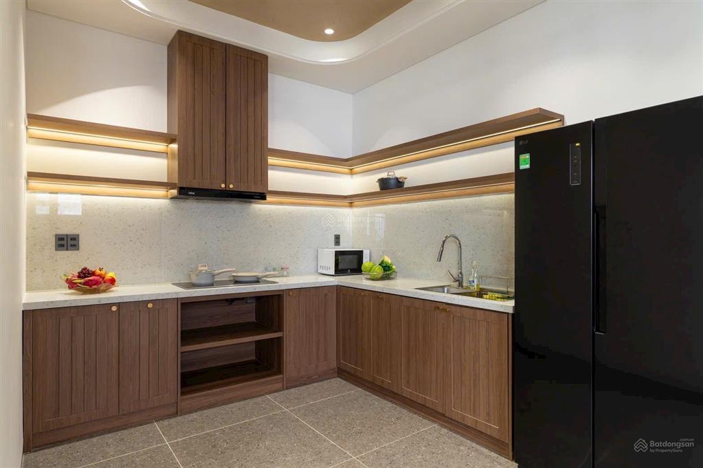 Bán nhà 3 tầng + hồ bơi kiệt ô tô võ nguyên giáp cách biển mỹ khê 200m, đối diện furama resort