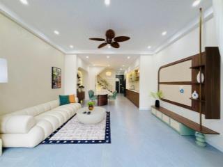 Bán nhà mới 100% đường huỳnh ngọc đủ  hòa xuân, 100m2 3 tầng 3pn đầy đủ nội thất mới!
