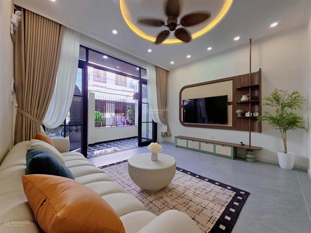 Cho thuê nhà 4 tầng 4bedroom kiệt yên bái  sát chợ hàn và sông hàn, khu khách hàn quốc đông đúc