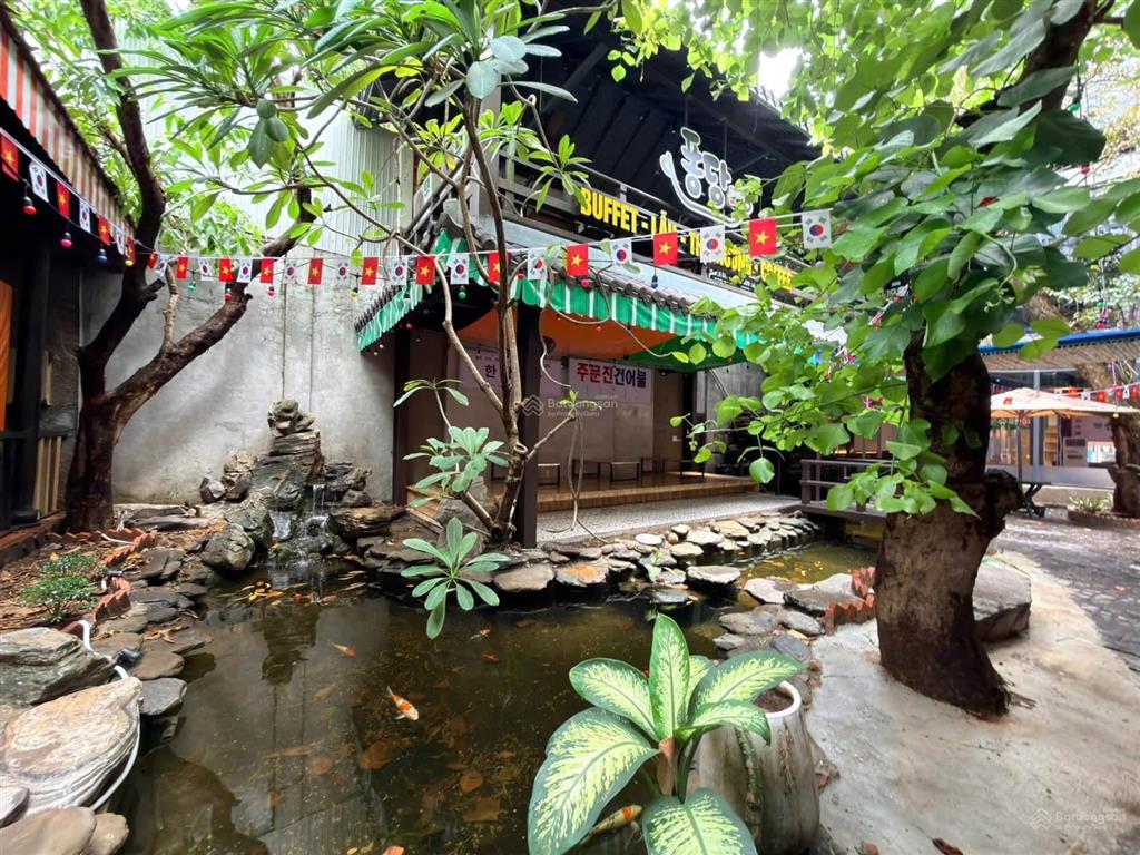 Cho thuê mặt bằng 500m2 nhà 3 tầng ngay đường 2/9, sát cầu rồng và sông hàn khu phố du lịch