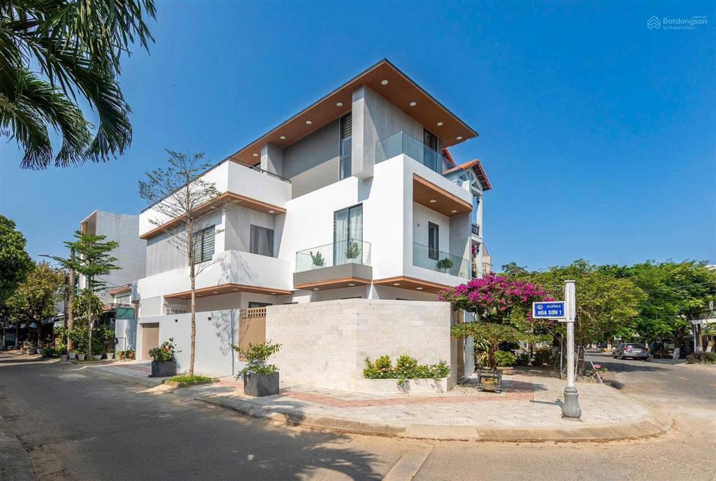 Bán nhà 3 tầng góc 2 mặt tiền nguyễn sơn  hòa cường, 150,6m2 với 5pn cách sông hàn 100m