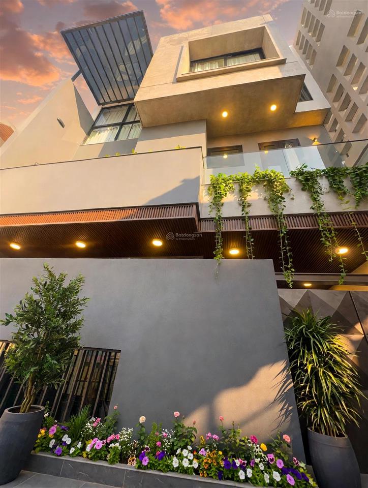 Bán nhà 3 tầng + hồ bơi kiệt đặng vũ hỷ ngay phố du lịch biển mỹ khê, 95.7m2 ngang 7,8m
