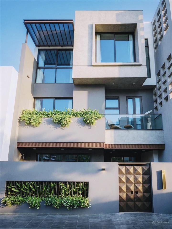 Bán nhà 3 tầng + hồ bơi kiệt đặng vũ hỷ ngay phố du lịch biển mỹ khê, 95.7m2 ngang 7,8m