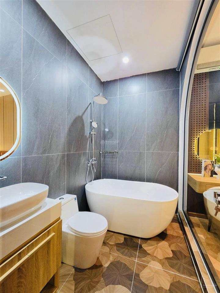 Bán nhà 3 tầng + hồ bơi kiệt núi thành  76,5m2 với 3pn 4wc gần phố đi bộ bạch đằng