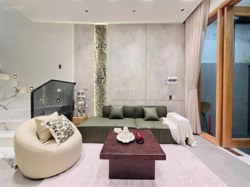 Bán nhà 3 tầng + hồ bơi kiệt núi thành  76,5m2 với 3pn 4wc gần phố đi bộ bạch đằng