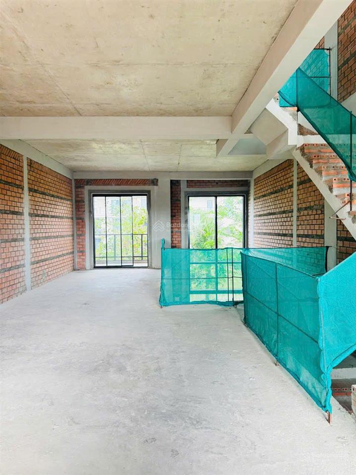 Nhà phố mizuki park view kênh giá gốc hàng cdt 18.8 tỷ