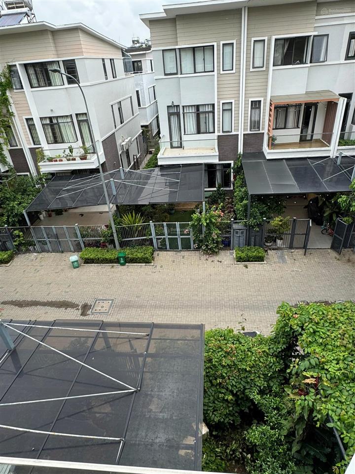 Bán nhà phố đảo thiên đường valora mizuki căn góc siêu đẹp, sân vườn rộng rãi 140m2