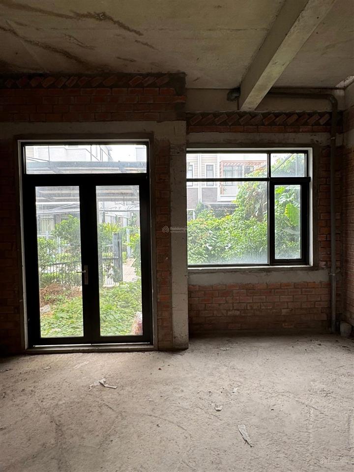 Bán nhà phố đảo thiên đường valora mizuki căn góc siêu đẹp, sân vườn rộng rãi 140m2