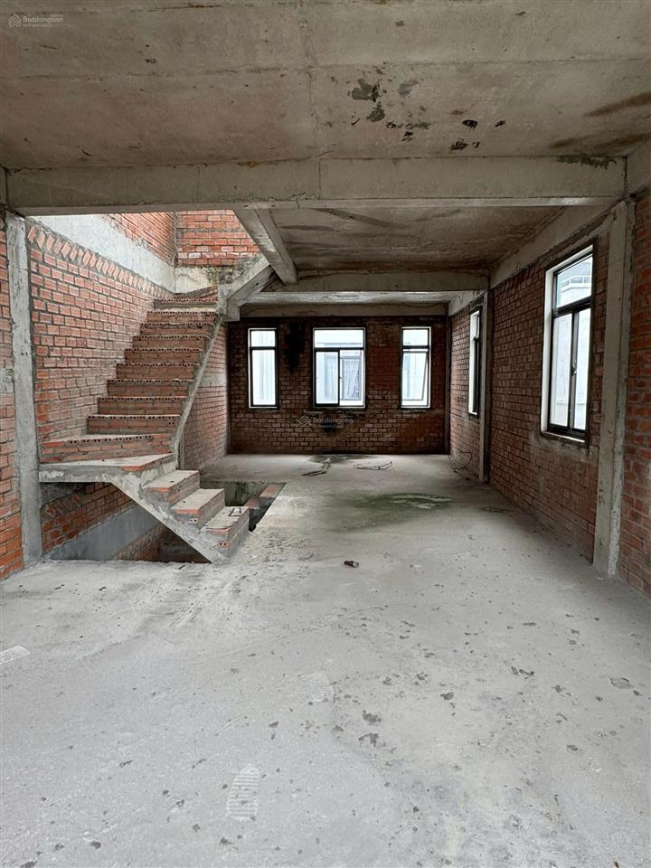 Bán nhà phố đảo thiên đường valora mizuki căn góc siêu đẹp, sân vườn rộng rãi 140m2