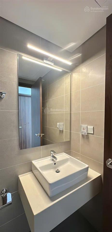 Cho thuê căn góc 71m2 view kênh đào full nội thất 12tr