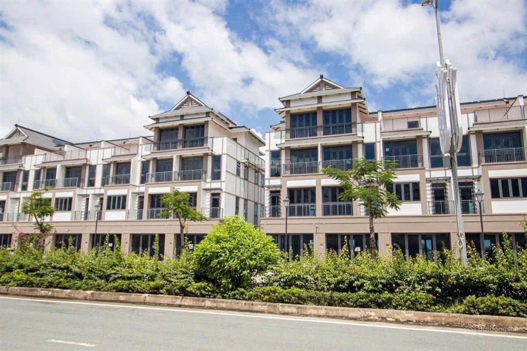Shophouse mặt tiền 3/2 trục chính vinhomes