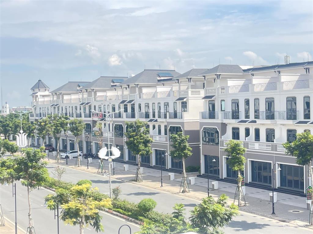 Shophouse mặt tiền 3/2 trục chính vinhomes