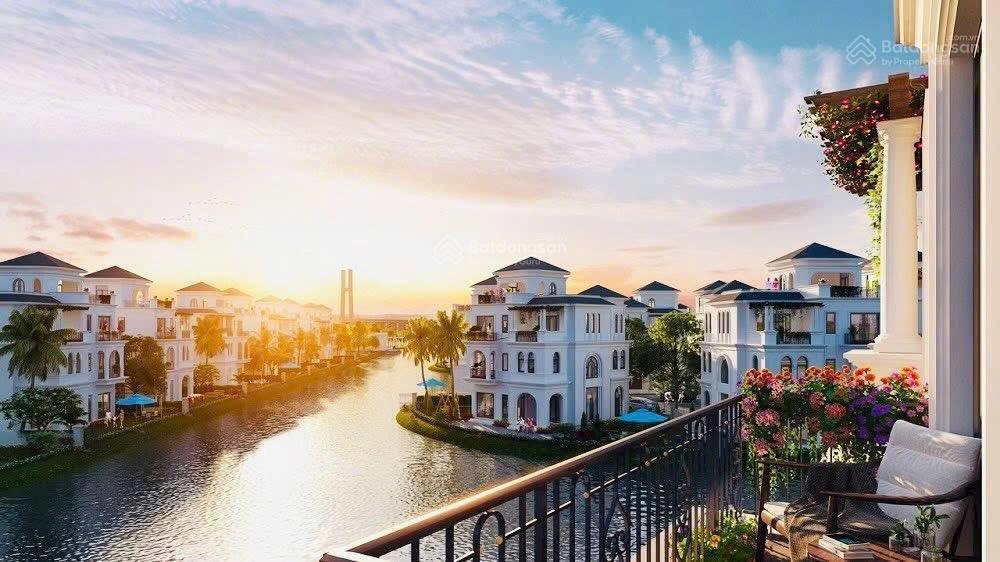 Bán biệt thự đẹp tại vinhomes green city, dt 150m2, 5pn, 4wc